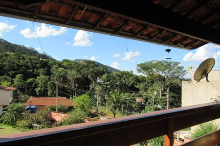 7_photo/00a6a1f98f.d55b36f64ebf45c1-ATLAS-867e1741-37ea-4a22-8d20-dc5a8d29181d.jpg de casa à venda com 3 quartos, 200m² em Arvoredo, Nova Lima