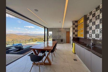 9_photo/00a6a2754f.34730a09c7934e52-ATLAS-7cf20e53-94c0-4574-a1dc-ec0060fb14e3.jpg de casa de condomínio para alugar com 4 quartos, 584m² em Jardim Serrano, Nova Lima