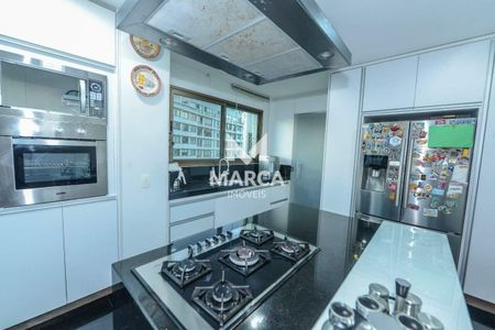 31_photo/00a6a2a3f7.26dc6cb80f3e86b0-ATLAS-6c92b5cf-6832-46f8-87e1-c283db00e032.jpg de apartamento à venda com 3 quartos, 242m² em Vale dos Cristais, Nova Lima