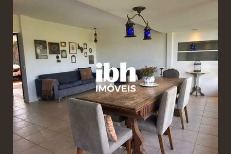 2_photo/00a6a2aea7.86fa7c56df5ec564-ATLAS-7fa46691-f955-4939-ab89-684687dda5a5.jpg de casa à venda com 3 quartos, 180m² em Vale do Sereno, Nova Lima