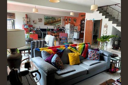 5_photo/00a6a3658f.54b8780a509023fd-ATLAS-bbc92b52-9dfd-4e3e-b65b-ac7389dbe0b5.jpg de casa à venda com 3 quartos, 280m² em Parque Jardim Amanda, Nova Lima