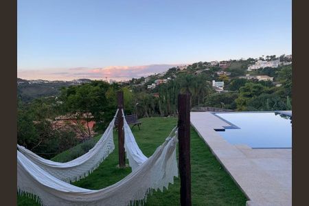 11_photo/00a6a368c5.210363f7da379e19-ATLAS-76d9638d-3877-4c58-83ca-287470f18e56.jpg de casa para alugar com 4 quartos, 400m² em Parque Jardim Amanda, Nova Lima