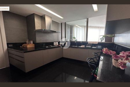 12_photo/00a6a36f31.588d4a7fb74764b6-ATLAS-900f482a-085c-409c-aaaa-6f0d7e50a3c3.jpg de apartamento à venda com 3 quartos, 244m² em Parque Jardim Amanda, Nova Lima