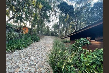 9_photo/00a6a4acd3.ceff8192393c33de-ATLAS-8b8ae424-bf71-410b-bbee-6150fee2b966.jpg de casa à venda com 3 quartos, 130m² em Parque Jardim Amanda, Nova Lima