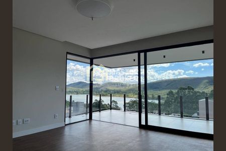 2_photo/00a6a52115.bdf1def5ceb5107f-ATLAS-9cc63dd8-a35a-4e8c-929b-460cbf81f116.jpg de casa à venda com 3 quartos, 407m² em Condomínio Miguelão, Nova Lima