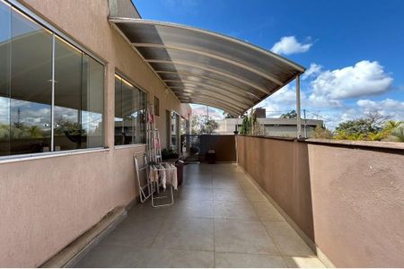 18_photo/00a6a523f9.cce03887c7d72c1f-ATLAS-edc11352-d769-45de-8327-5b6a55d29e28.jpg de casa à venda com 4 quartos, 250m² em Condomínio Miguelão, Nova Lima