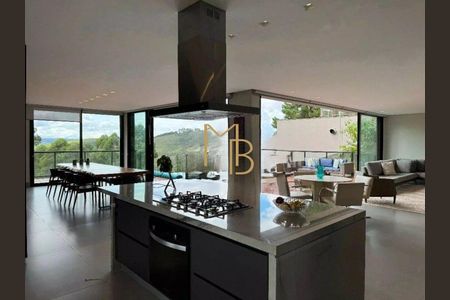 3_photo/00a6b02a1d.72c99cad9401b729-ATLAS-145eaa91-6321-4886-ab3e-6acc5c3060af.jpg de casa à venda com 4 quartos, 465m² em Residencial Real, Nova Lima