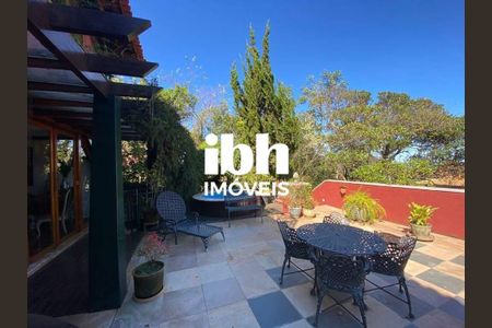 26_photo/00a6ba5125.0dba02f6e03a3679-ATLAS-dc8a4fee-1c4e-411e-882d-9f308188d66d.jpg de casa de condomínio à venda com 3 quartos, 450m² em Condomínio Retiro das Pedras, Brumadinho