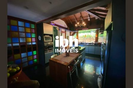 13_photo/00a6ba5125.0dba02f6e03a3679-ATLAS-f858abe8-66af-48a9-aba7-2b41d2e66694.jpg de casa de condomínio à venda com 3 quartos, 450m² em Condomínio Retiro das Pedras, Brumadinho