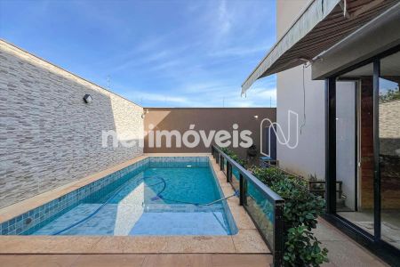 4_photo/00a6bae201.9adbb3a8c64252cf-ATLAS-1fe43059-5ac5-4fcd-a571-c6a4b6589f61.jpg de casa à venda com 4 quartos, 300m² em Vale do Sol, Nova Lima