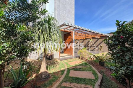 7_photo/00a6bae201.9adbb3a8c64252cf-ATLAS-2de6d1dc-60bf-4f7d-b343-914c58ac7889.jpg de casa à venda com 4 quartos, 300m² em Vale do Sol, Nova Lima