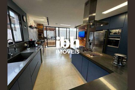 11_photo/00a6bb1dbd.591f4a49457a4313-ATLAS-da9bd42e-197a-4f3c-94c7-a553352a9d2e.jpg de casa à venda com 5 quartos, 300m² em Vale do Sol, Nova Lima