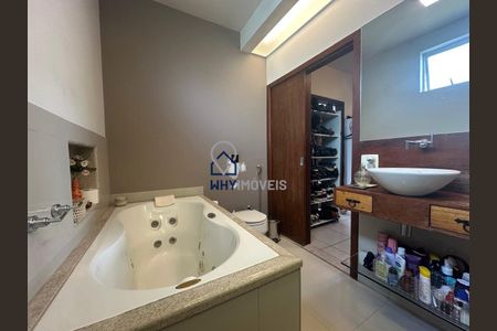 10_photo/00a6bb1ea9.f2ed236aecaa8a04-ATLAS-358a8b61-2ea3-4935-b080-89cf9c107a28.jpg de casa à venda com 3 quartos, m² em Vale do Sol, Nova Lima