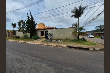 2_photo/00a6bb9bc9.e7addae7bde7a197-ATLAS-1272e0f8-c87f-43a5-b965-5fa015a2ce9d.jpg de casa à venda com 3 quartos, 140m² em Jardim Canada, Nova Lima