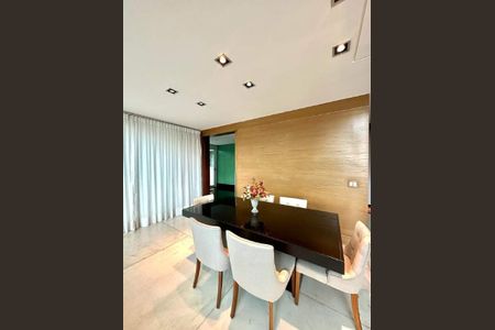 3_photo/00a6bd2ceb.c06c3c5dbfc3661b-ATLAS-41bf88c3-f99f-4d1a-a649-c57af7300b88.jpg de casa de condomínio à venda com 4 quartos, 550m² em Vila Castelo, Nova Lima