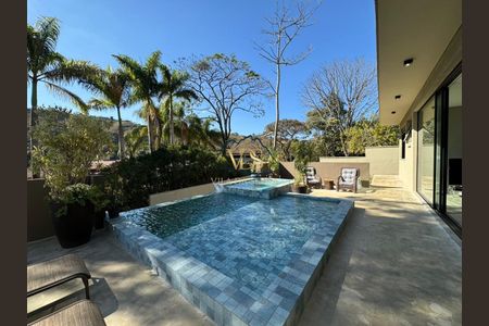 5_photo/00a6bd3087.04be1daa54130fc4-ATLAS-3cf9e55c-1ecd-4fee-ab51-2a52467c03a0.jpg de casa à venda com 3 quartos, 350m² em Vila d'El Rey, Nova Lima