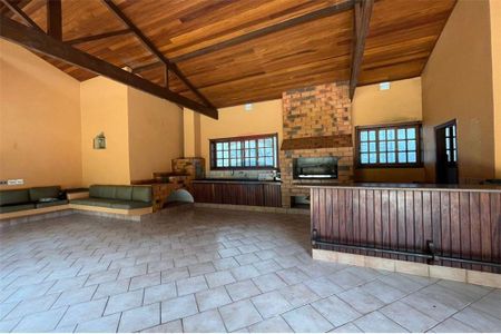 3_photo/00a6bd35c9.f7b46fd9919be053-ATLAS-1302750a-516a-45e2-a987-76ecd4db288c.jpg de casa de condomínio à venda com 4 quartos, 945m² em Vila d'El Rey, Nova Lima