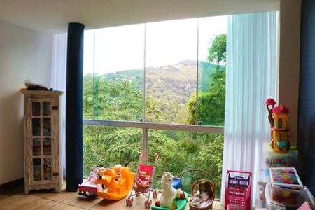 9_photo/00a6bd3d85.f4a5c666155909d5-ATLAS-87f56b8a-351c-48a9-89b0-dbd47d71aa76.jpg de casa à venda com 4 quartos, 360m² em Estância Serrana, Nova Lima