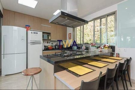 8_photo/00a6bd4f93.9a54faa83c3e471c-ATLAS-ce145767-e458-4bdb-befe-8d76dcbe37b8.jpg de casa à venda com 4 quartos, 625m² em Vila Castela, Nova Lima