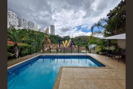 5_photo/00a6bd52f9.f348c8852f19f3bd-ATLAS-40d2026d-6136-42cc-9a42-b19e9f53e160.jpg de casa à venda com 4 quartos, 340m² em Vila Castela, Nova Lima