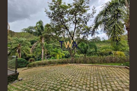 7_photo/00a6bd52f9.f348c8852f19f3bd-ATLAS-76f92b52-cc39-49f7-b098-c788f8cbe760.jpg de casa à venda com 4 quartos, 340m² em Vila Castela, Nova Lima