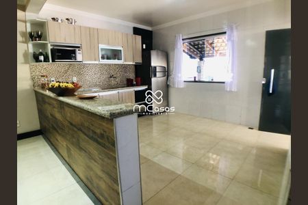 8_photo/00a6c38b55.e98ed2530eefd725-ATLAS-366600ee-1faa-40a1-a76d-0746a1e93c28.jpg de casa à venda com 3 quartos, 330m² em Jardim Casa Branca, Betim