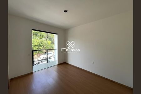 7_photo/00a6c38d4f.bdf1def5ceb5107f-ATLAS-611ef472-0228-41fa-a04c-e9d9b0b796e2.jpg de casa à venda com 3 quartos, 119m² em Centro, Betim