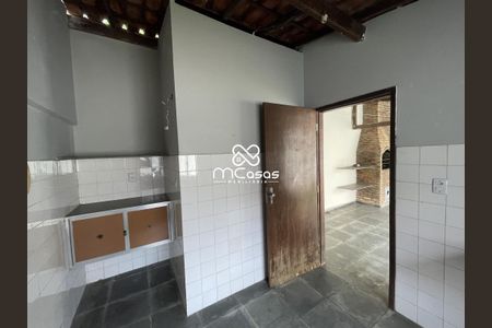 5_photo/00a6c3e691.4d21696e34f451c0-ATLAS-323c8dc9-cd1b-4775-8b6f-8ca5172eb297.jpg de casa à venda com 3 quartos, 300m² em Petrópolis, Betim