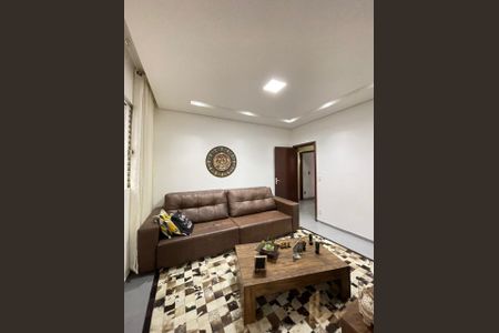 10_photo/00a6f27d1f.da84c251dc14712f-ATLAS-aaa65493-ed76-46ca-a483-9b0ab5fb3376.jpg de casa à venda com 5 quartos, 256m² em Veneza, Ribeirão das Neves