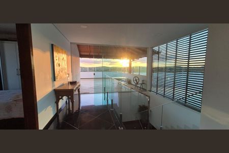 37_photo/00a6f2f61f.5564e16b2c01dcfa-ATLAS-71bc0b2f-1890-4890-8f38-c106af1a46b4.jpg de casa à venda com 5 quartos, 730m² em Condomínio Vale do Ouro, Ribeirão das Neves