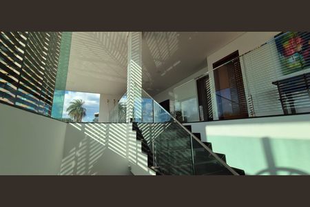 16_photo/00a6f2f61f.5564e16b2c01dcfa-ATLAS-c44ca0ff-54d7-489c-9a5e-559a10565229.jpg de casa à venda com 5 quartos, 730m² em Condomínio Vale do Ouro, Ribeirão das Neves