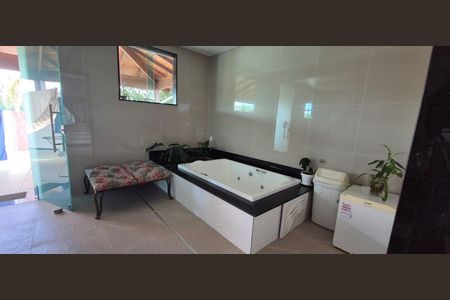 32_photo/00a6f2f61f.5564e16b2c01dcfa-ATLAS-ce16f0b7-989e-4db5-98ae-01a63b247766.jpg de casa à venda com 5 quartos, 730m² em Condomínio Vale do Ouro, Ribeirão das Neves