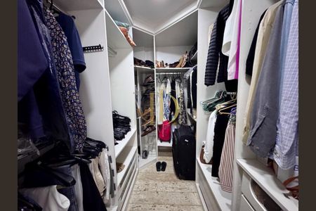 13_photo/071603537b.b7afec13c8c84584-ATLAS-b72b4af4-56f9-41a9-86be-ef0e02f8607f.jpg de apartamento à venda com 4 quartos, 326m² em Rio Vermelho, Salvador