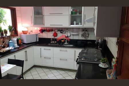 2_photo/07160354a9.f861ecc718bdcbd7-ATLAS-29bdeb4f-0007-4e4e-a147-e2d7b0e3e813.jpg de casa à venda com 4 quartos, 330m² em Rio Vermelho, Salvador