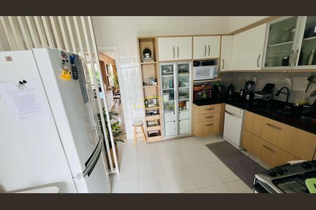 6_photo/071604b1db.7a37549eceeba21f-ATLAS-3014e9d8-5b51-45d9-8df8-dfbbbb5c1db7.jpg de apartamento à venda com 3 quartos, 168m² em Acupe, Salvador