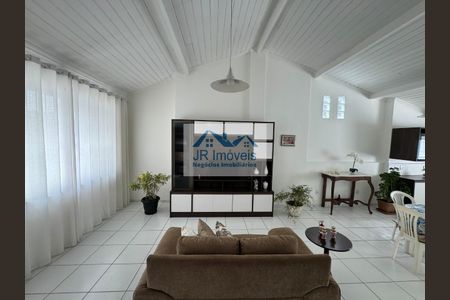 11_photo/071604d16d.cc80a849dbb3670d-ATLAS-def3c046-1675-44ea-be1d-edce6ea076f9.jpg de casa à venda com 4 quartos, 220m² em Vila Laura, Salvador