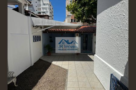 7_photo/071604d16d.cc80a849dbb3670d-ATLAS-e560040c-4daf-46f5-b4f9-3d1a215d8abd.jpg de casa à venda com 4 quartos, 220m² em Vila Laura, Salvador