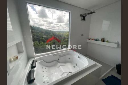 10_photo/071610a155.4cea1a0b3f6bbd2f-ATLAS-3affc688-0794-40ee-866d-3ab797b9411f.jpg de casa de condomínio à venda com 6 quartos, 380m² em Vale dos Lagos, Salvador