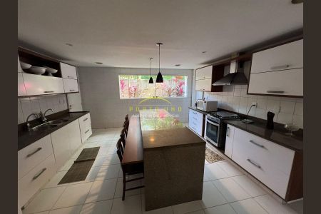 4_photo/071610a9f3.bd2dffe6b68feeb7-ATLAS-29d227fc-a540-4e1e-a6d6-af7756404294.jpg de casa à venda com 6 quartos, 660m² em Patamares, Salvador