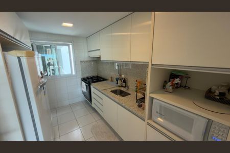 12_photo/071610ab9d.1e45c290f45d527b-ATLAS-b9340aeb-4bfc-4e0a-b62b-b88898a2a8fb.jpg de apartamento à venda com 3 quartos, 142m² em Alphaville I, Salvador