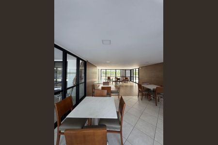 6_photo/071610abf5.aafc750051720c32-ATLAS-61a69e80-40ce-4e4d-8576-c0b54bf36b12.jpg de apartamento à venda com 1 quarto, 49m² em Alphaville I, Salvador