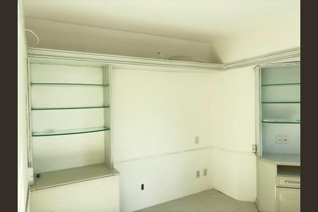 47_photo/07161218f7.9b0e853e47463488-ATLAS-c03998a7-aa31-4dd7-8c4e-258a4ab1f8ba.jpg de apartamento para alugar com 4 quartos, 190m² em Coutos, Salvador