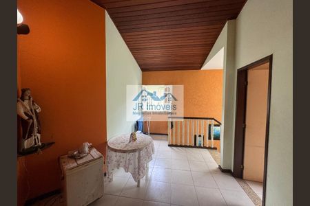 44_photo/071616f63f.f861ecc718bdcbd7-ATLAS-97fdf100-caf4-41fc-84e8-1d2cd05a03d1.jpg de casa à venda com 5 quartos, 210m² em Jardim das Margaridas, Salvador