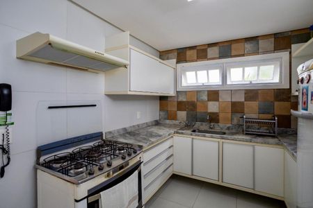 11_photo/071617843b.c405d9b7cdaa4033-ATLAS-4cebac1f-4baa-4ce5-a35d-60a6d35fdd4f.jpg de casa à venda com 4 quartos, 241m² em Itapuã, Salvador