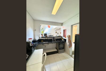 20_photo/071617bc11.5bc4e555b9c29fe3-ATLAS-b832e74d-a6c4-4a53-a6ef-54bfc6746e38.jpg de casa à venda com 3 quartos, 170m² em Stella Maris, Salvador