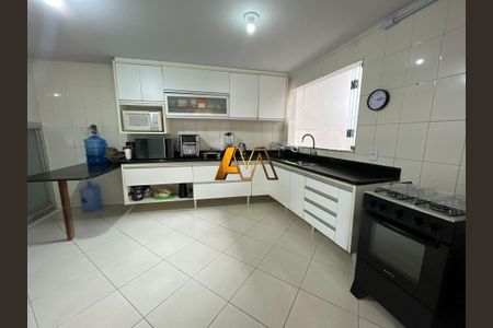 13_photo/071619dffd.ceff8192393c33de-ATLAS-cb2e9f0e-02bf-4566-8ca4-9a511673ce8c.jpg de casa à venda com 3 quartos, 376m² em Piatã, Salvador