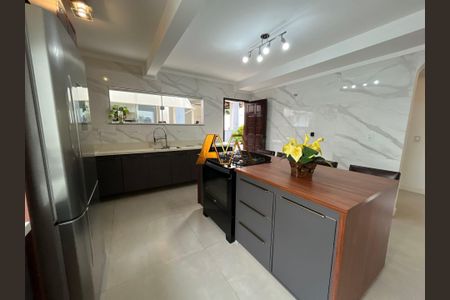 12_photo/071619dffd.ceff8192393c33de-ATLAS-e14d97c7-c227-4c1a-9f3f-862823bbcff3.jpg de casa à venda com 3 quartos, 376m² em Piatã, Salvador