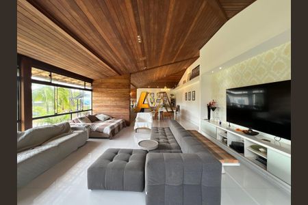 5_photo/071619e151.7e2ea02b9085bf9d-ATLAS-999b4ff8-39f7-438b-bbf9-cdd4a25a1f31.jpg de casa à venda com 4 quartos, 500m² em Piatã, Salvador