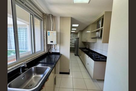 7_photo/07161a2227.aafc750051720c32-ATLAS-2c6c3777-cf5c-4baa-98fc-d42e85b281f1.jpg de apartamento à venda com 4 quartos, 200m² em Pituaçu, Salvador