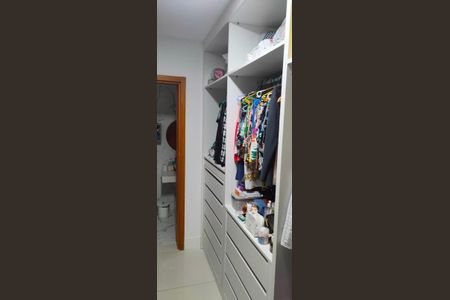 8_photo/07161a22b9.ccc84eef841aa968-ATLAS-50cc7e65-1182-4a72-99e9-8e521fbd68f2.jpg de apartamento à venda com 3 quartos, 200m² em Pituaçu, Salvador